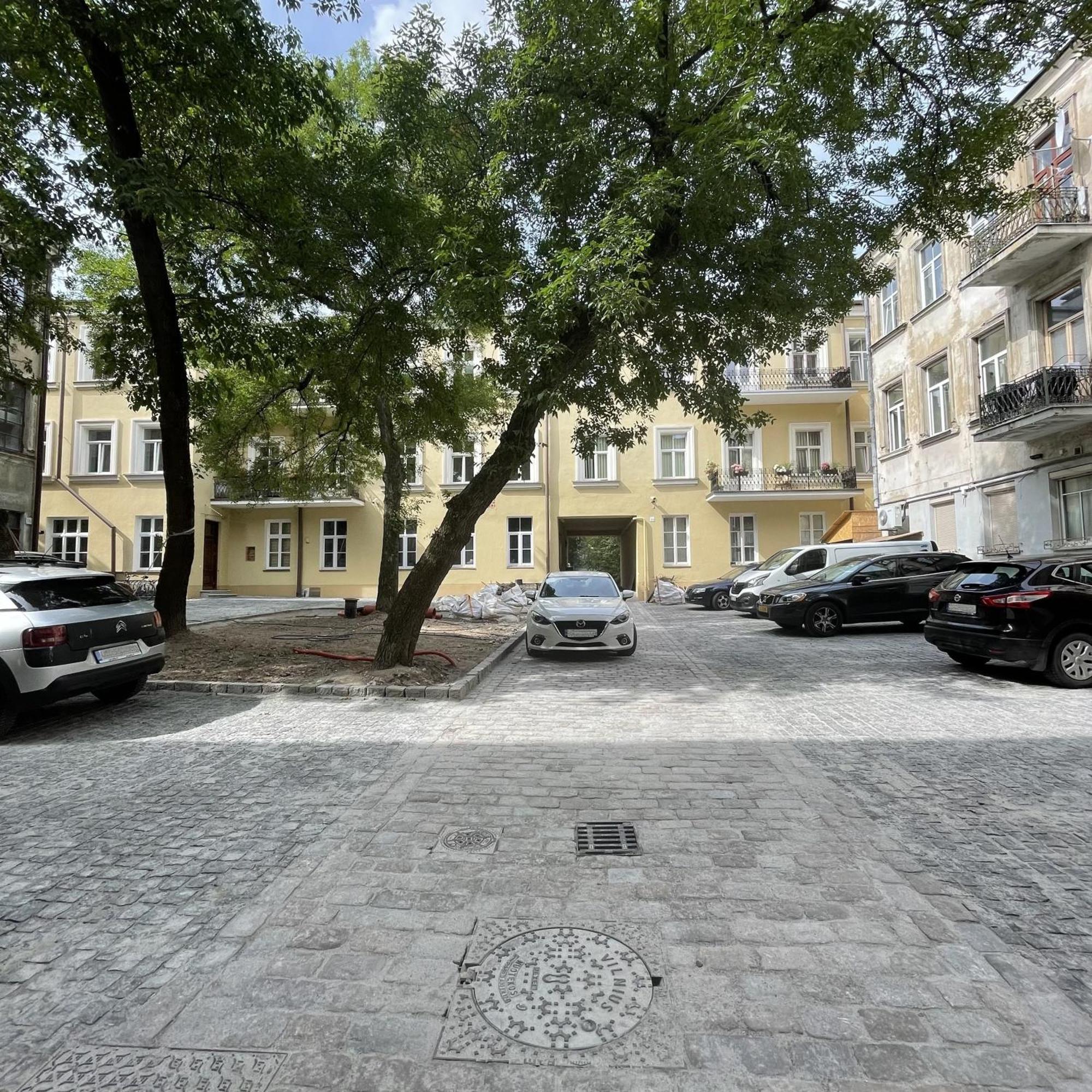 Modern Vilnius Old Town Apartment With Free Parking Екстериор снимка